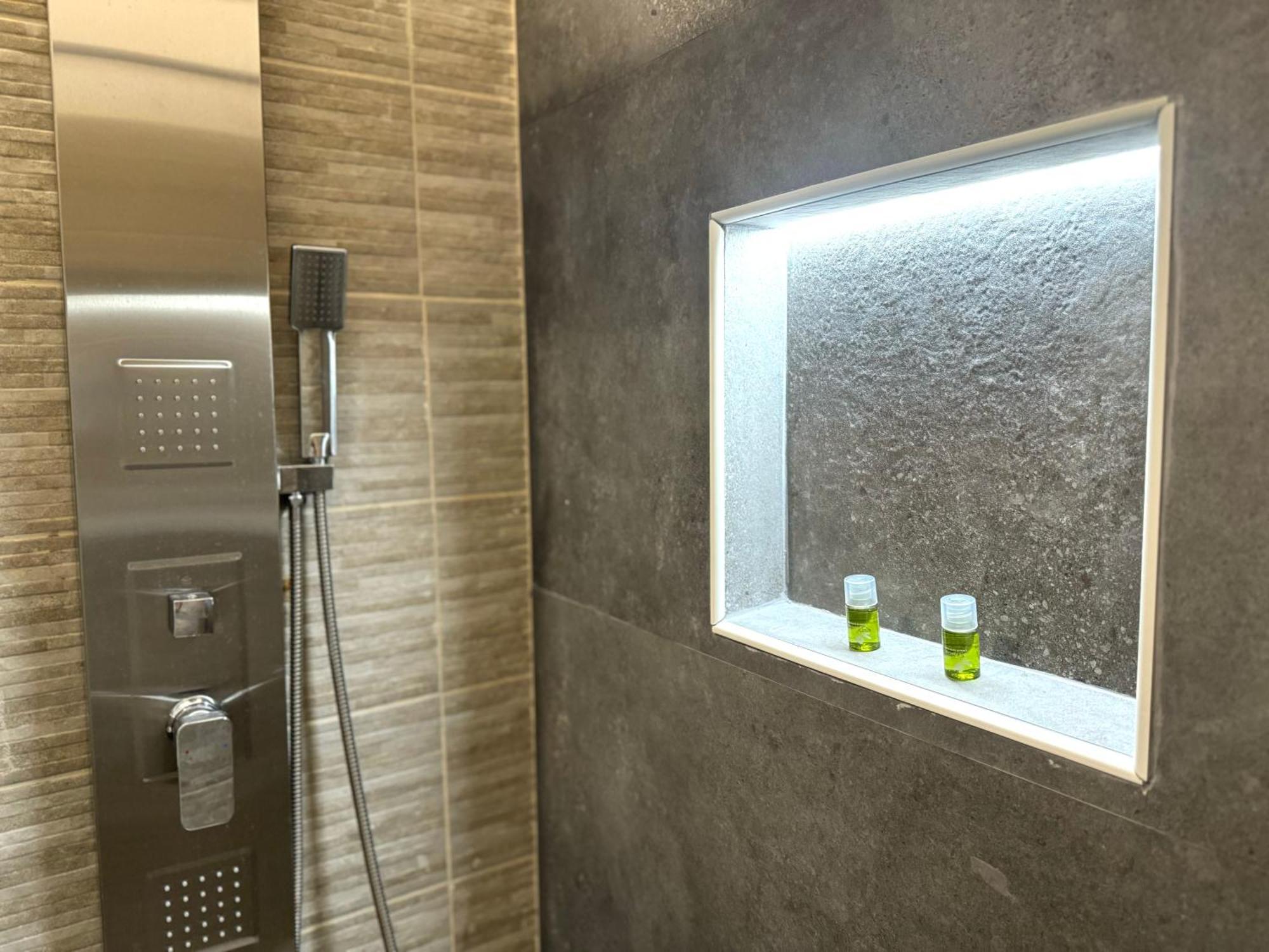דירות Ojos de Garza Loft Deluxe Aeropuerto מראה חיצוני תמונה